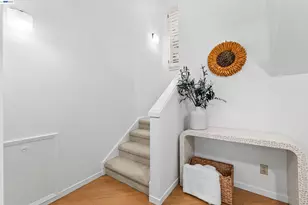 4636 Redwood Rd, Oakland, CA 94619 - Photo 17