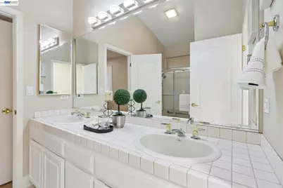 7871 Honors Ct, Pleasanton, CA 94588 - Photo 19