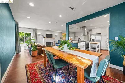 10809 McIntyre St, Oakland, CA 94605 - Photo 11