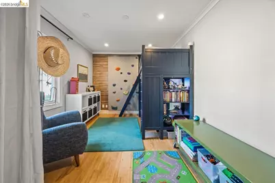 10809 McIntyre St, Oakland, CA 94605 - Photo 25