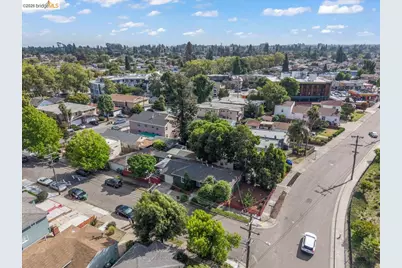 10809 McIntyre St, Oakland, CA 94605 - Photo 43