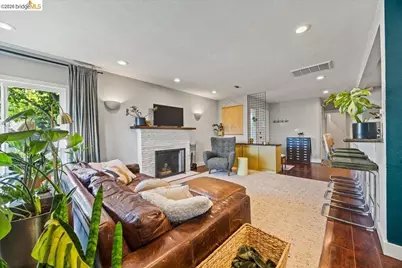 10809 McIntyre St, Oakland, CA 94605 - Photo 7