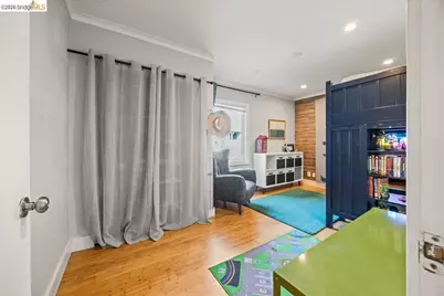 10809 McIntyre St, Oakland, CA 94605 - Photo 25