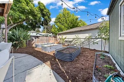 10809 McIntyre St, Oakland, CA 94605 - Photo 37