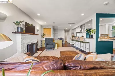 10809 McIntyre St, Oakland, CA 94605 - Photo 9