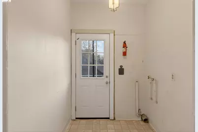 2338 Roosevelt Ave, Berkeley, CA 94703 - Photo 29