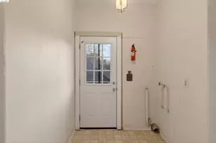 2338 Roosevelt Ave, Berkeley, CA 94703 - Photo 29
