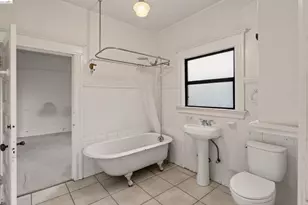 2338 Roosevelt Ave, Berkeley, CA 94703 - Photo 23