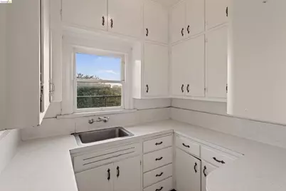 2338 Roosevelt Ave, Berkeley, CA 94703 - Photo 17