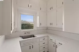 2338 Roosevelt Ave, Berkeley, CA 94703 - Photo 17