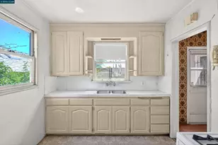5526 Carl Ave, Richmond, CA 94804 - Photo 15