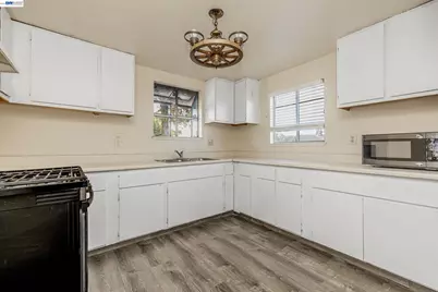 252 Clover Rd, Tracy, CA 95376 - Photo 11