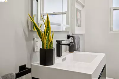 5208 Trask St, Oakland, CA 94601 - Photo 37