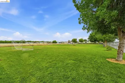 8200 Jantzen Rd #107, Modesto, CA 95357 - Photo 17