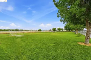 8200 Jantzen Rd, Modesto, CA 95357 - Photo 17