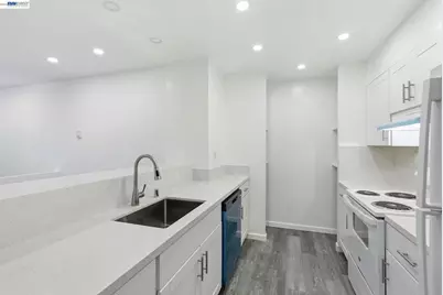 444 Merritt Ave #202, Oakland, CA 94610 - Photo 11