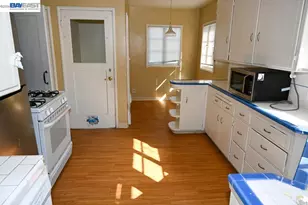 8809 Seneca St, Oakland, CA 94605 - Photo 13