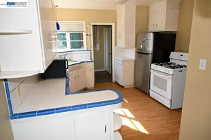 8809 Seneca St, Oakland, CA 94605 - Photo 15