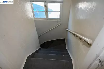8809 Seneca Street, Oakland, CA 94605 - Photo 27