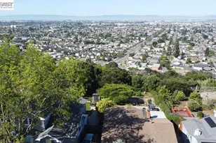 8809 Seneca St, Oakland, CA 94605 - Photo 3