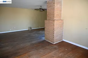 8809 Seneca St, Oakland, CA 94605 - Photo 11