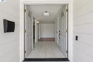 2884 Lyon Cir, Concord, CA 94518 - Photo 3