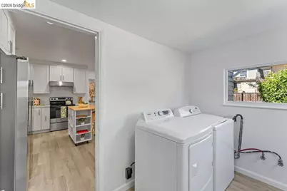 408 38th St, Oakland, CA 94609 - Photo 31