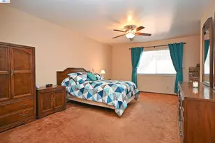 2082 Placer Dr, Castro Valley, CA 94578 - Photo 25