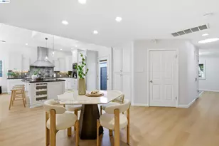 1023 Huntingdon Dr, San Jose, CA 95129 - Photo 17