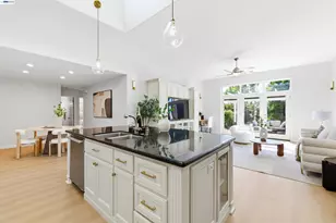 1023 Huntingdon Dr, San Jose, CA 95129 - Photo 9