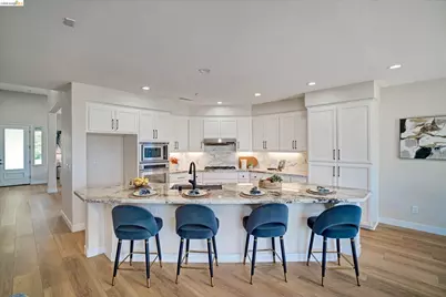 547 Lakeview Dr, Brentwood, CA 94513 - Photo 5