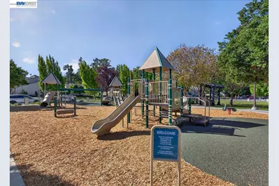 1343 McKinley Ct, San Jose, CA 95126 - Photo 31