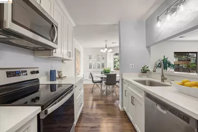 21062 Gary Dr #118, Hayward, CA 94546 - Photo 9