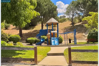2407 Saybrook Pl, Martinez, CA 94553 - Photo 39