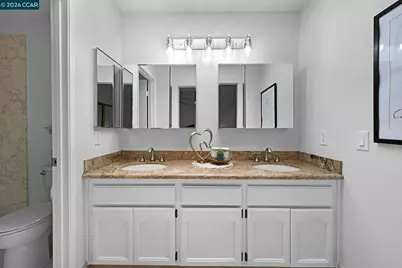 2407 Saybrook Pl, Martinez, CA 94553 - Photo 23