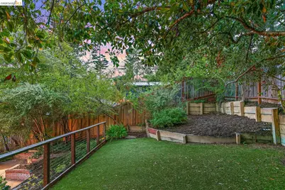7253 Sayre Dr, Oakland, CA 94611 - Photo 41