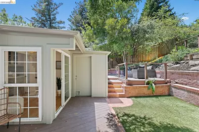 7253 Sayre Dr, Oakland, CA 94611 - Photo 35