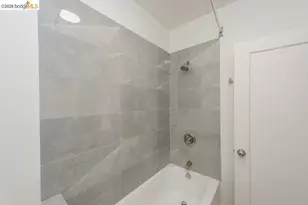 707 Aileen St, Oakland, CA 94609 - Photo 9