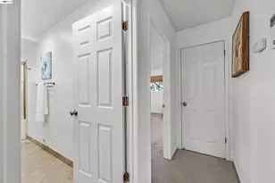 1120 Hollywood Ave, Oakland, CA 94602 - Photo 11