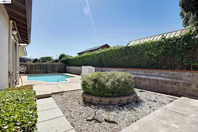 1504 Yosemite Dr, Antioch, CA 94509 - Photo 37