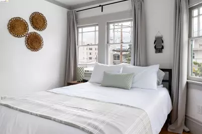 459 Wayne Ave, Oakland, CA 94606 - Photo 9