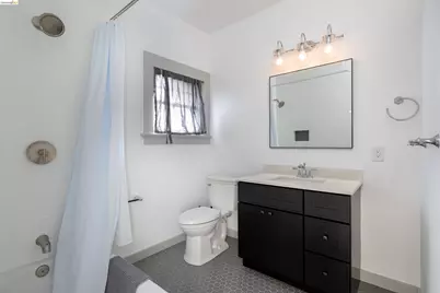 459 Wayne Ave, Oakland, CA 94606 - Photo 17