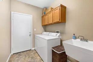 1900 Kern Mountain Way, Antioch, CA 94531 - Photo 17