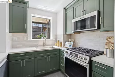 1119 Hearst Ave, Berkeley, CA 94702 - Photo 11