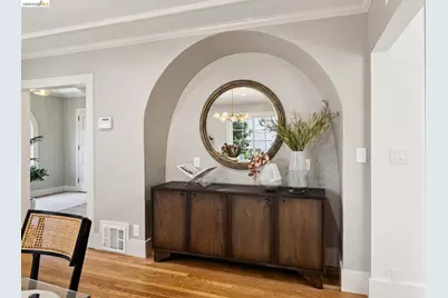 976 Grosvenor Pl, Oakland, CA 94610 - Photo 15