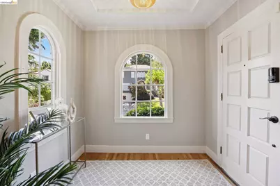 976 Grosvenor Pl, Oakland, CA 94610 - Photo 5