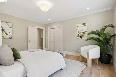 976 Grosvenor Pl, Oakland, CA 94610 - Photo 41