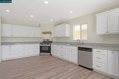 100 Trident Ct, Vallejo, CA 94591 - Photo 11
