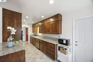 1949 Via Lacqua, San Lorenzo, CA 94580 - Photo 3