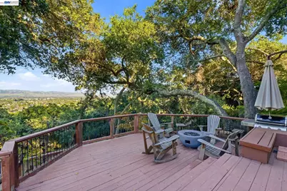 8411 Goldenrod Cir, Gilroy, CA 95020 - Photo 9